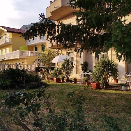 Apartments Sretna Gradac  Kültér fotó